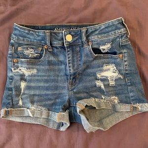 size 4 cuffed american eagle shorts